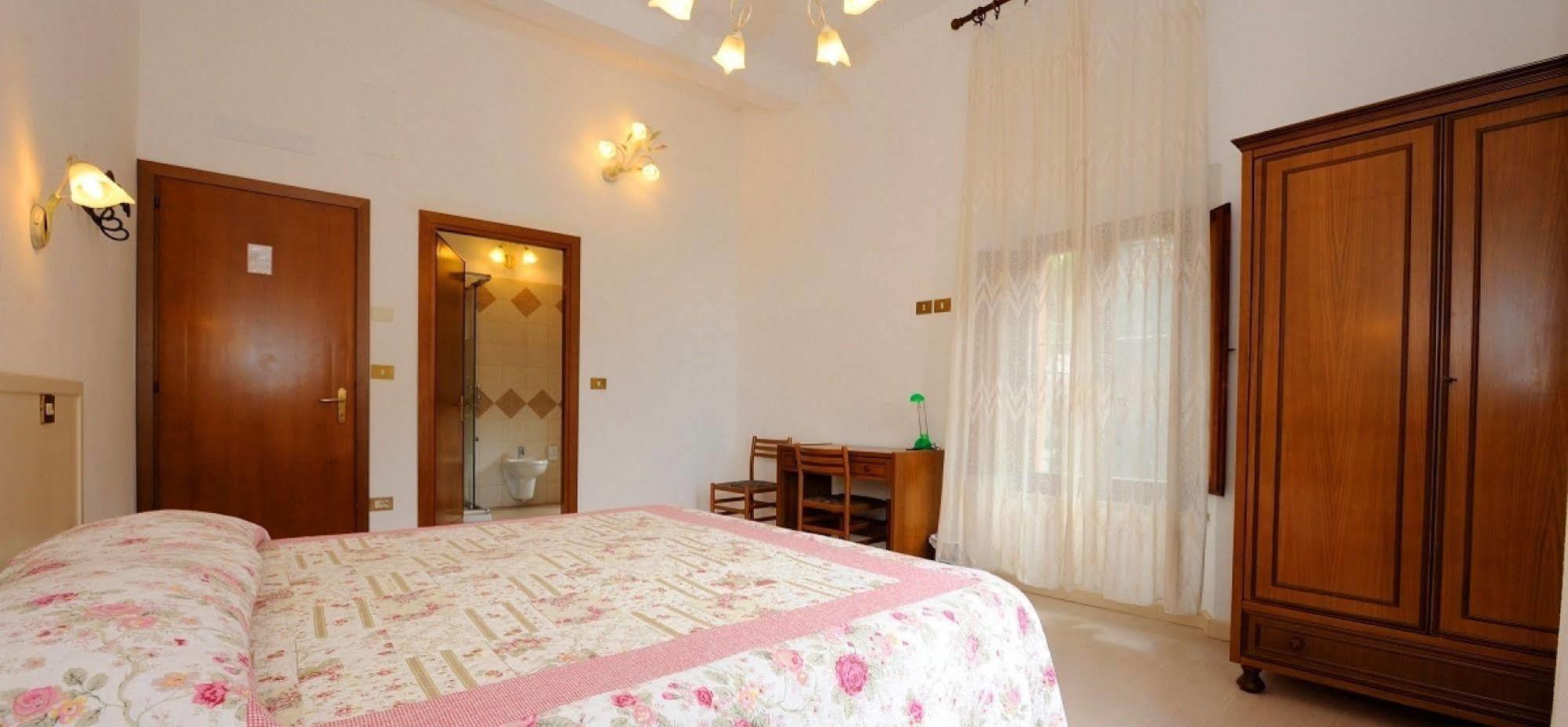 Hotel San Sebastiano Перуджа Екстер'єр фото