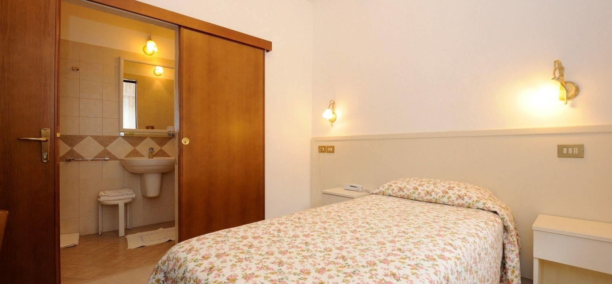 Hotel San Sebastiano Перуджа Екстер'єр фото