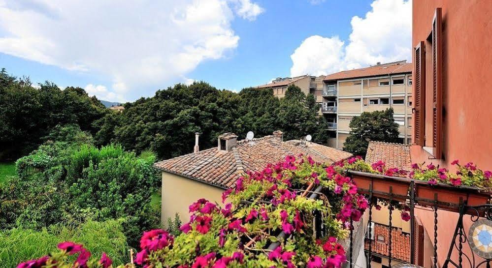 Hotel San Sebastiano Перуджа Екстер'єр фото
